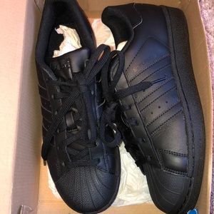 black superstar shoes